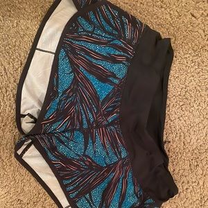 Lululemon Speed Up 2.5 Shorts Size 6